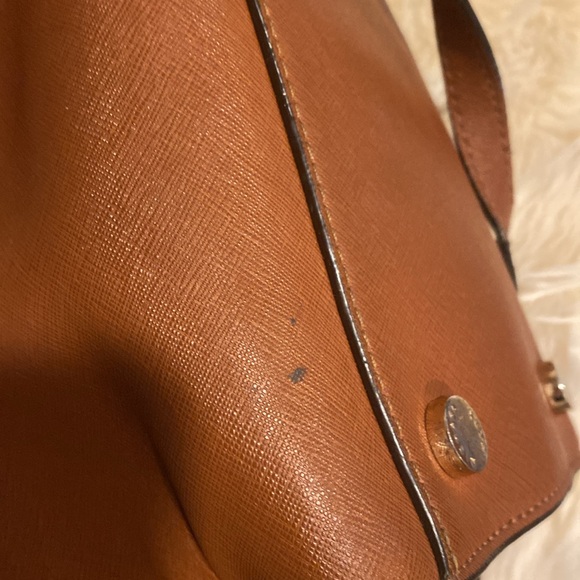 Michael Kors Selma Medium Brown Bag - Picture 4 of 8